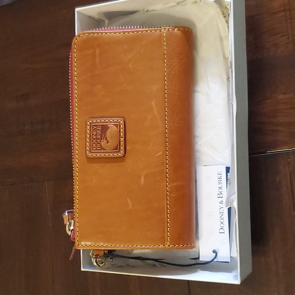 Dooney & Bourke Florentine Large Zip Around Wristlet Natural color